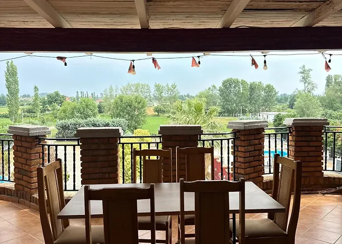 Hotel Vila E Kuqe